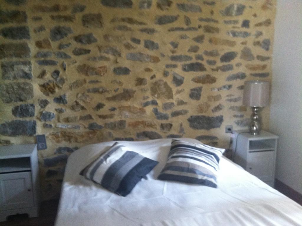 Ecurie De Cucugnan Bed & Breakfast Ruang foto