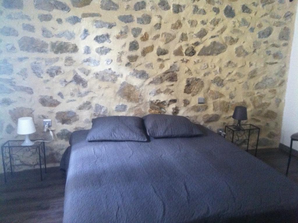 Ecurie De Cucugnan Bed & Breakfast Ruang foto